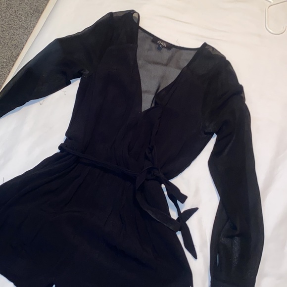 Black Longsleeve Romper with Bow Tie Waist - Picture 3 of 4
